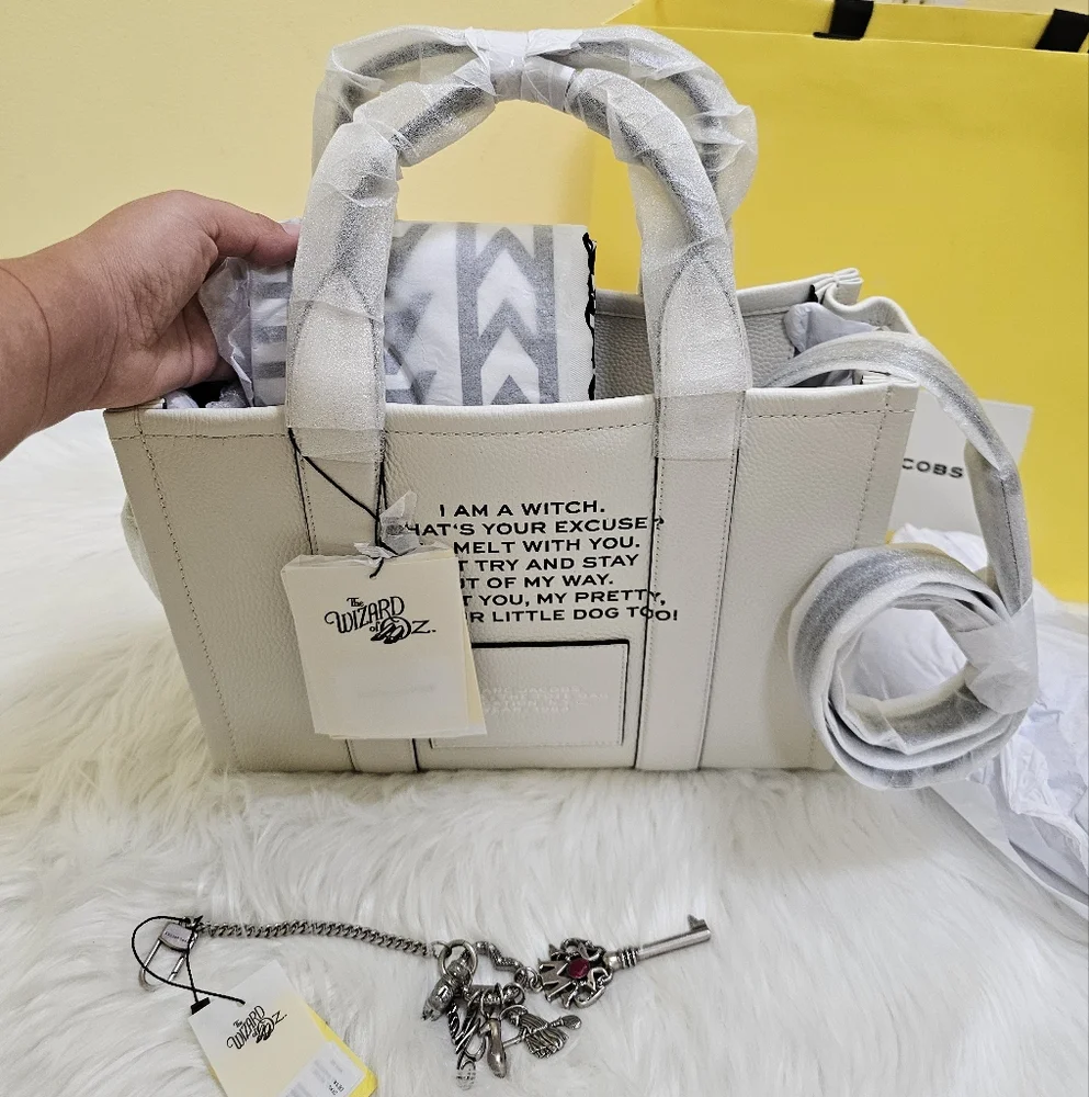 🧙MARC JACOBS X WIZARD OF OZ THE WICKED WITCH TOTE BAG+BAG CHARM - Picture 11 of 17